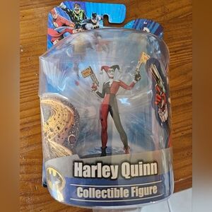 Harley quinn collectible figure #45162